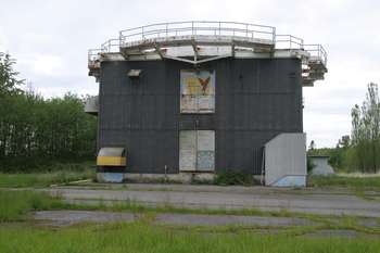 FPS-26 height finder tower (550)